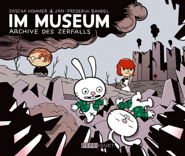 Im Museum 2: Archive des Zerfalls